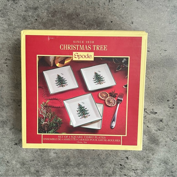 SPODE Christmas Tree Set of 4 Tidbit Plates - Picture 2 of 8